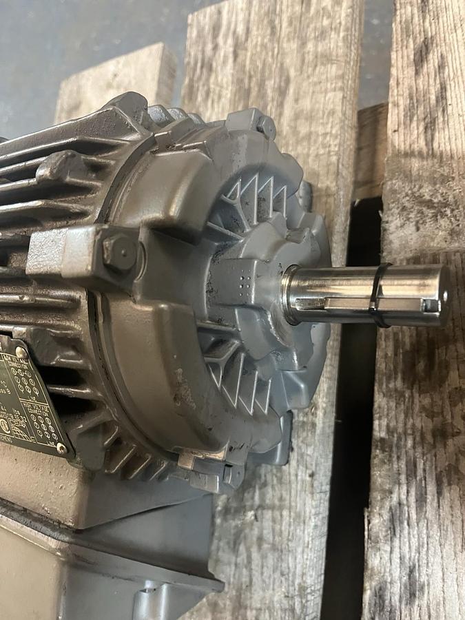 SIEMENS,1LA01444FP21,RGZP EPACT MOTOR 1HP 1745RPM 3PH 143T