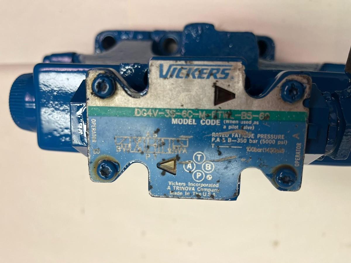 Used VICKERS,DG5S-8-6C-T-M-FTWL-B5-30,DIRECTIONAL VALVE DG4V-3S-6C-M-FTWL-B5-60 PILOT