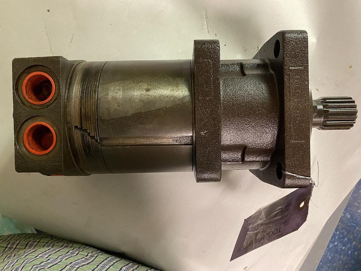 Used WHITE,DT66063880,HYDRAULIC MOTOR