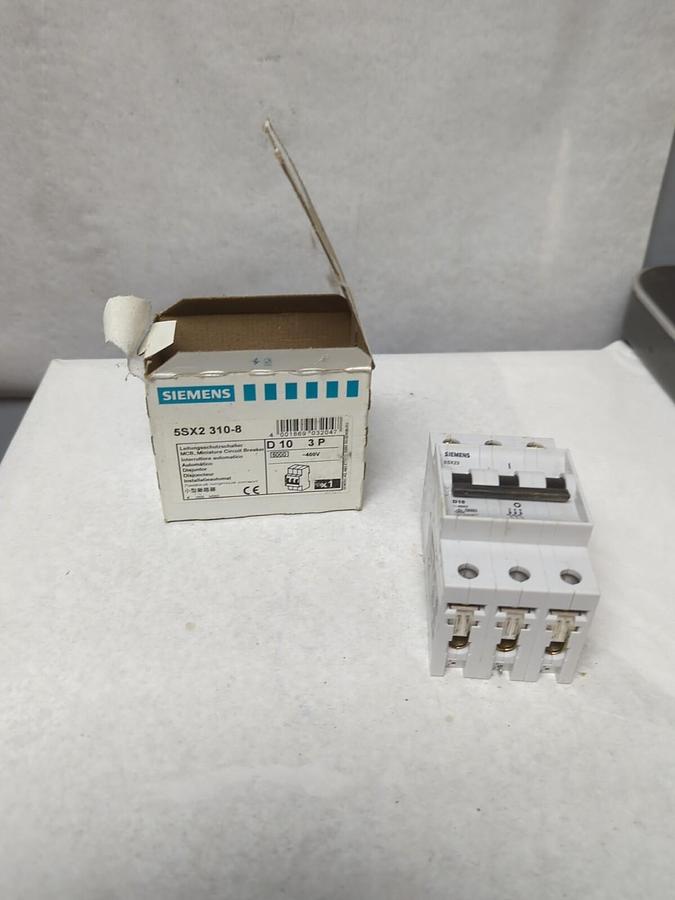 SIEMENS,5SX2 310-8,CIRCUIT BREAKER 3-POLE NOS
