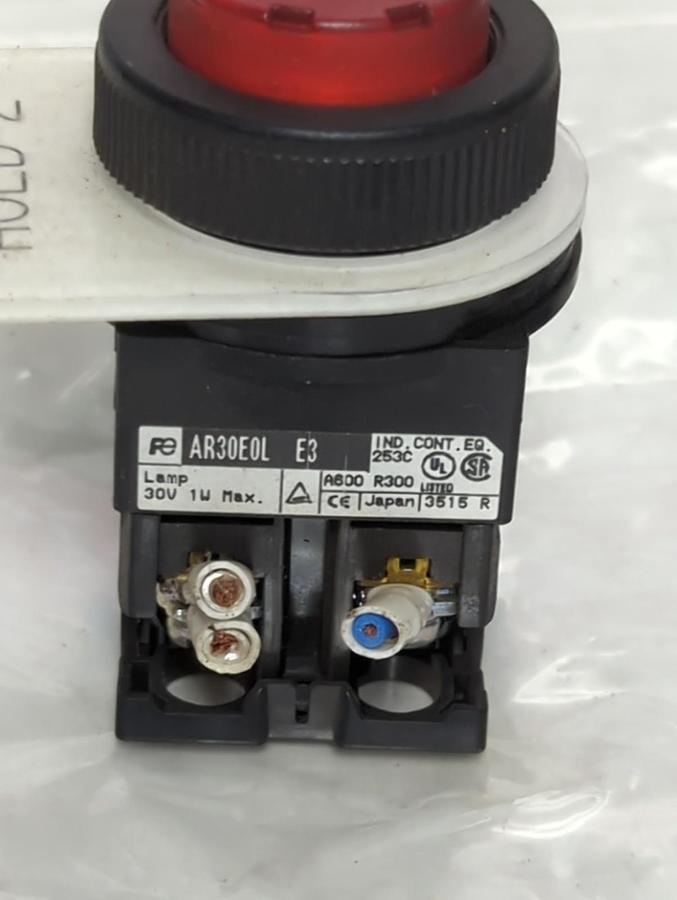 Used FUJI ELECTRIC,AR30E0L,RED ILLUMINATED PUSH BUTTON LOT OF 2 PRE-OWNED