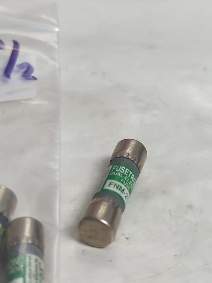 Used COOPER BUSSMANN,FNM-2-1/2,FUSETRON 2-1/2 AMP FUSE LOT OF 8 PRE-OWNED