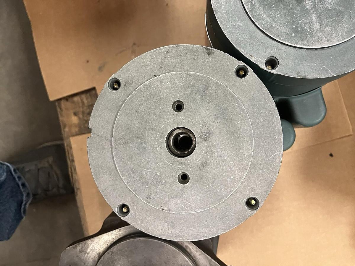 Used RELIANCE,E77X6857R,S2000 DUTY MASTER MOTOR 1/3HP 1140RPM 1PH FC56P