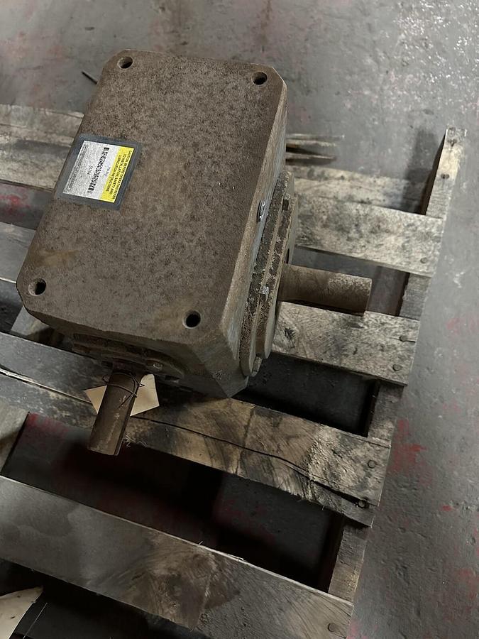 Used Boston Gear,738-20-J,Speed Reducer 20:1 Ratio