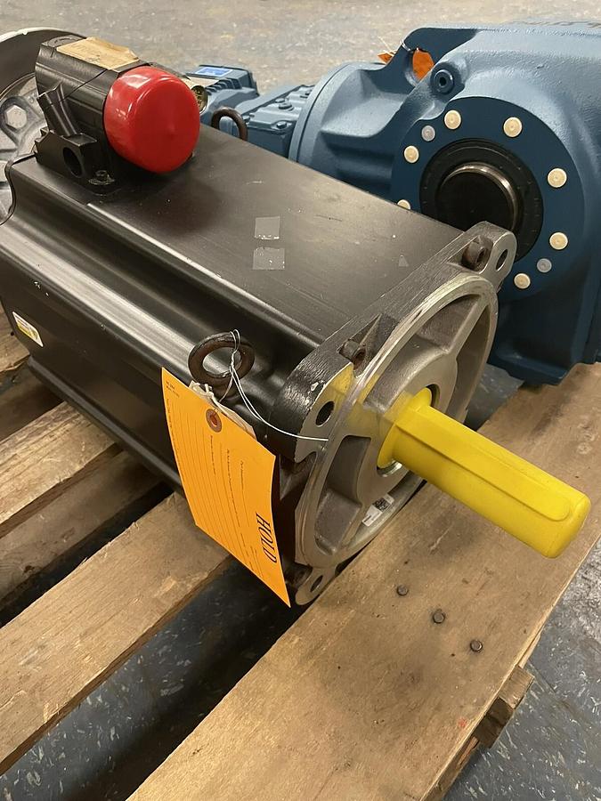 Allen Bradley,MPL-B880D-SJ72AA,Servo Motor