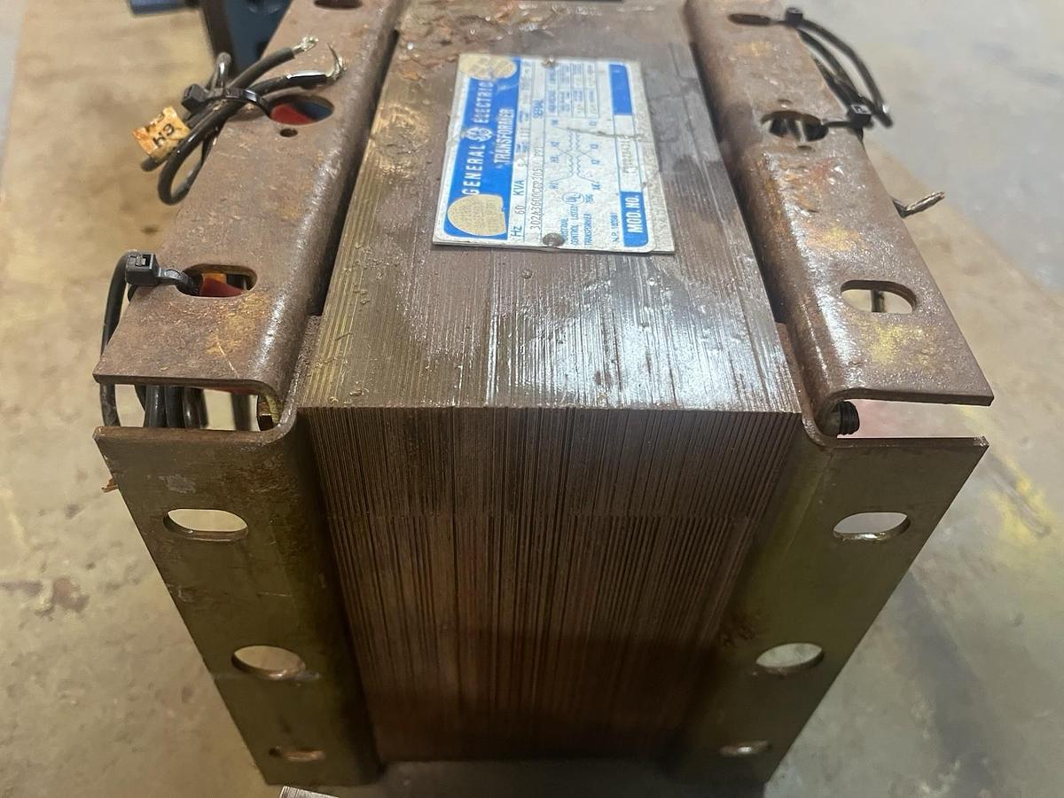 Used GE,302A3600CGP305,TRANSFORMER 5KVA HV 240X480 LV 120X240 1PH