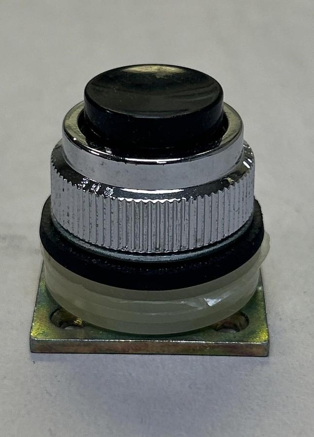 SYLVANIA,100M,BLACK PUSH BUTTON NOS