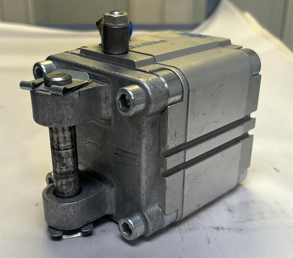Used FESTO,ADVU-80-40-A-P-A,PNEUMATIC CYLINDER