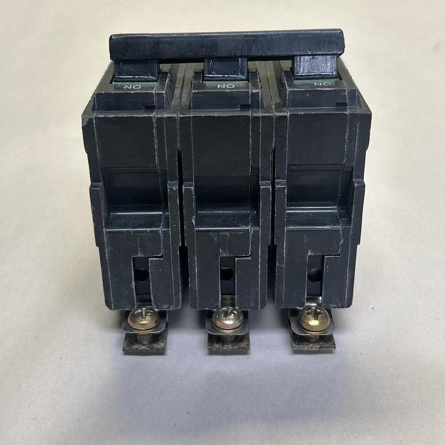 Used GENERAL ELECTRIC,THQB32040,CIRCUIT BREAKER 40A 240V 3P