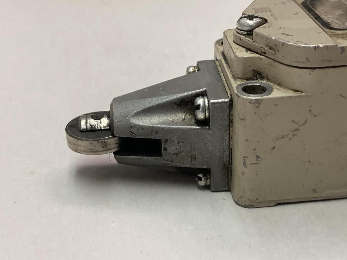 Used Omron,WLD2-LD,Limit Switch 115VDC 10A Type 3, 4 and 13