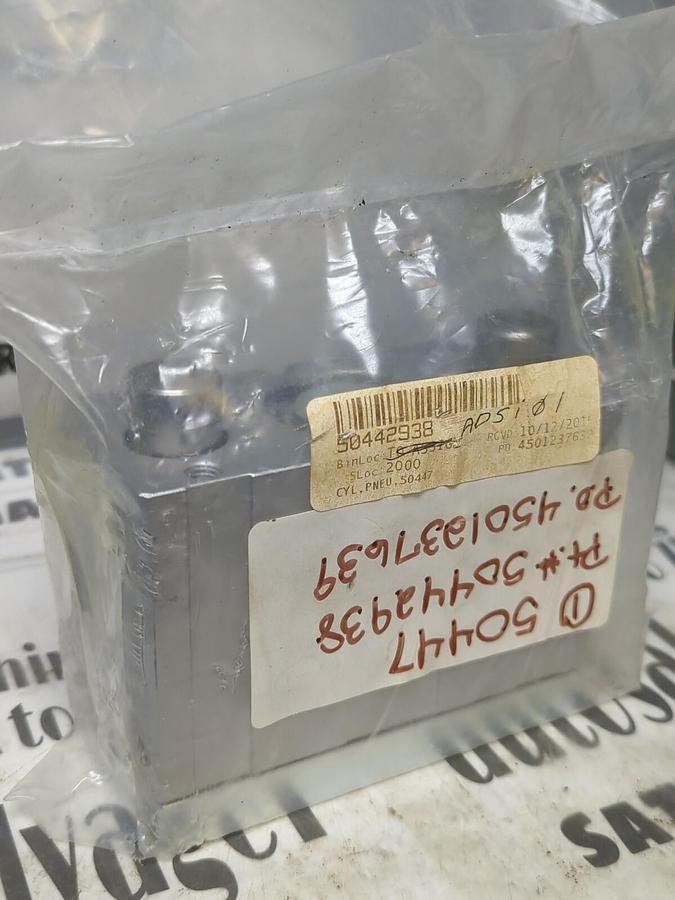 FESTO,DFM4025PAGFSM,PNEUMATIC SLIDE CYLINDER NO BOX NOS