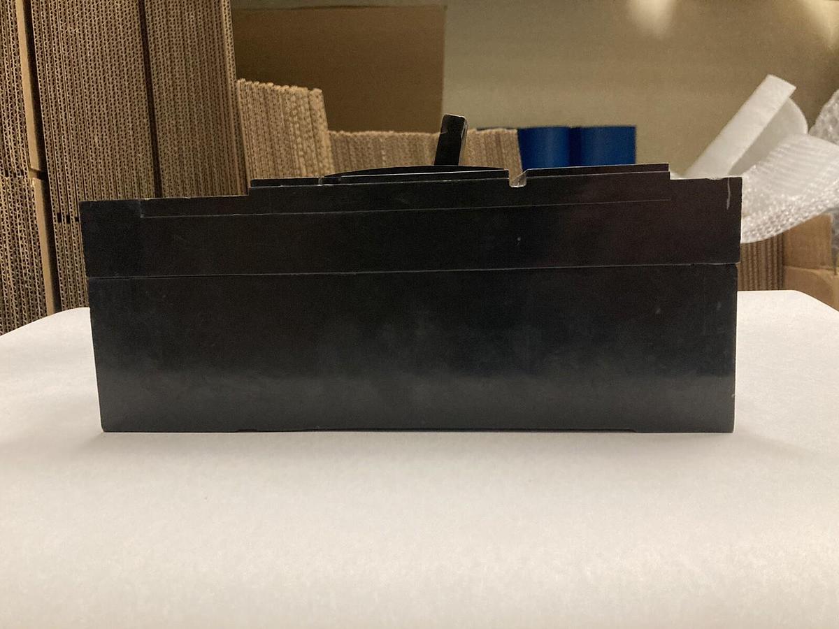 Used General Electric,TJJ436350,3-Pole Molded Case Circuit Breaker 350A 600V