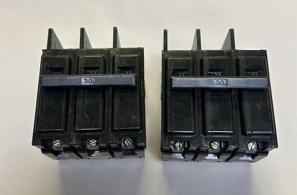 Used SIEMENS,BQ3B030,CIRCUIT BREAKER 30A 240V 3P LOT OF 2