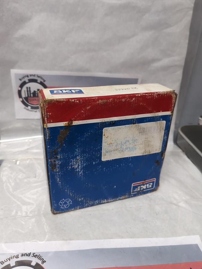 SKF,22220 EK,SPHERICAL ROLLER BEARING 100X180X46MM NOS