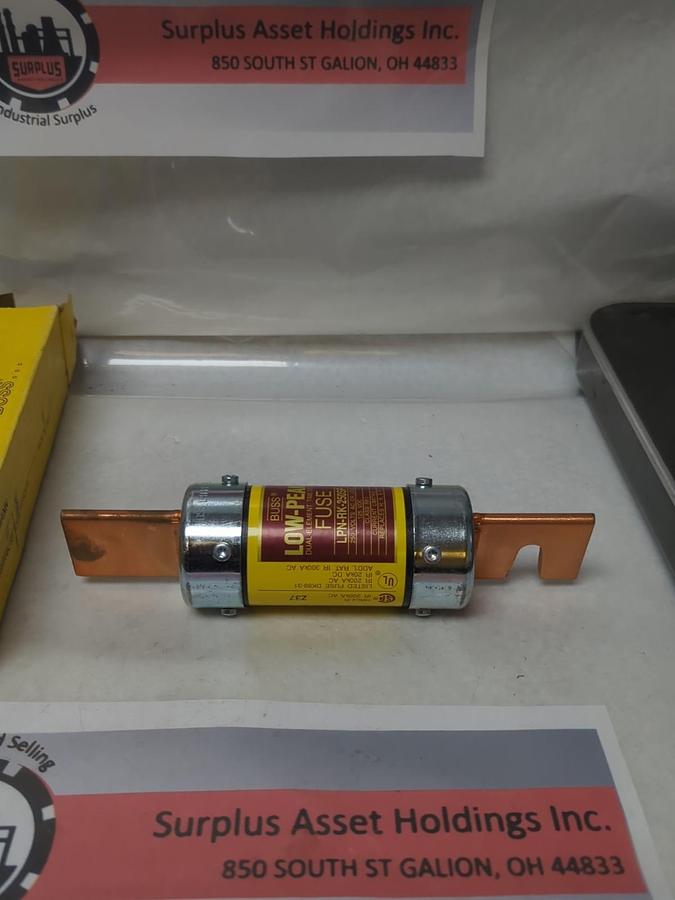 COOPER BUSSMANN,LPN-RK-250SP,LOW-PEAK 250 AMP FUSE NOS