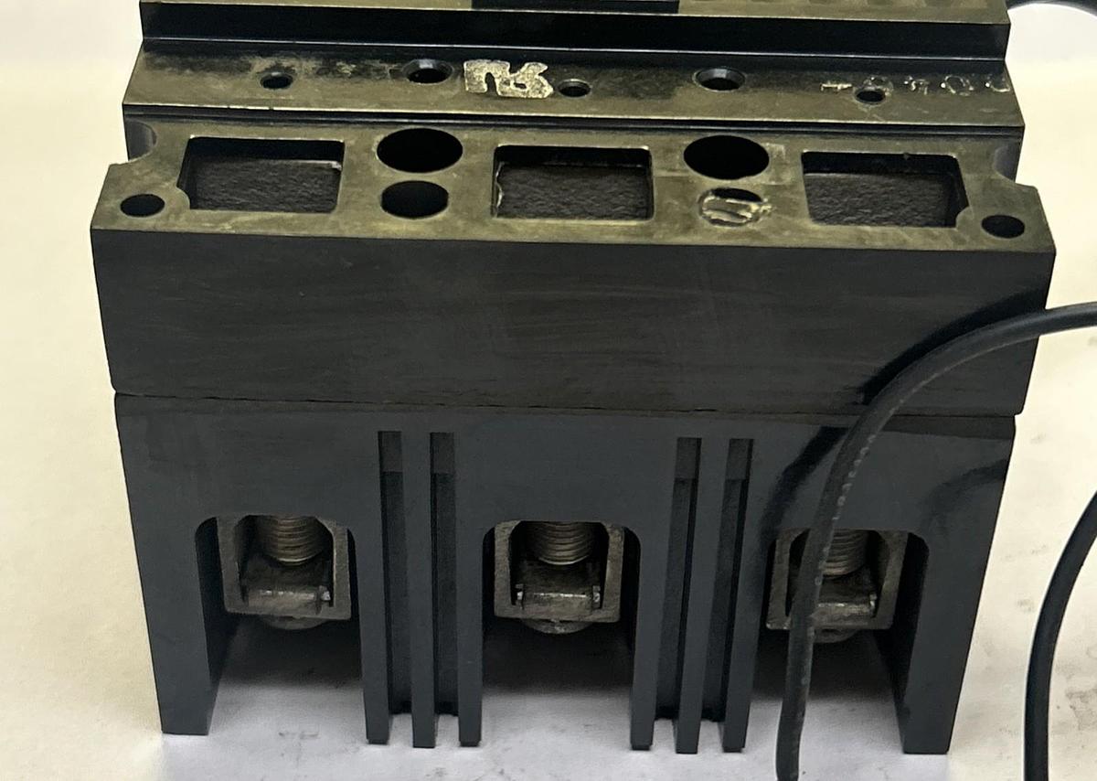 Used GENERAL ELECTRIC,TEC36100,CIRCUIT BREAKER 100A 600V 3P