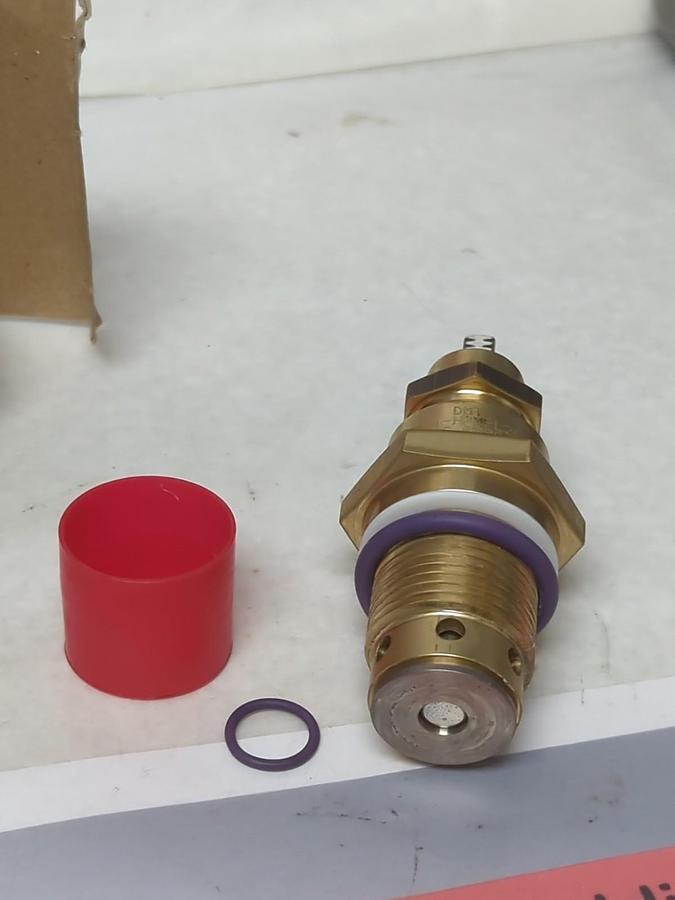 DMT,M236-1-H/MPL2601,SHUT0OFF VALVE 1-1/4 IN IPS 6000 PSI NOS