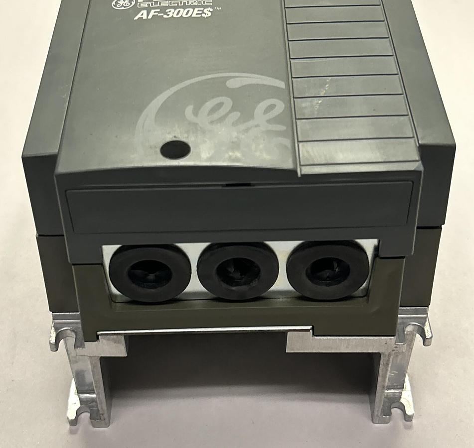 Used GE FUJI,6KES243001X1A1,AF-300ES AC DRIVE 1HP