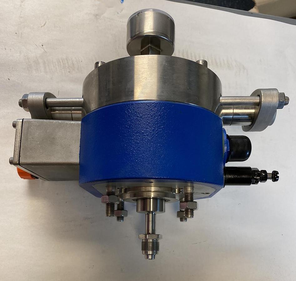 Used SPX Bran Luebbe,MX-4,Metering Pump Head NOS