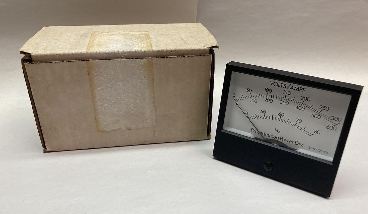 Used EIL Instrument,AA-EZXH,0-300 D.C. Amperes Gauge 85 OHM