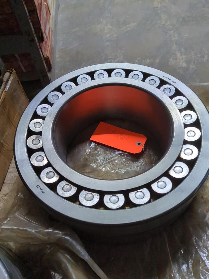 FAG,221448,SPHERICAL ROLLER BEARING 220MM X 370MM X 120MM NOS
