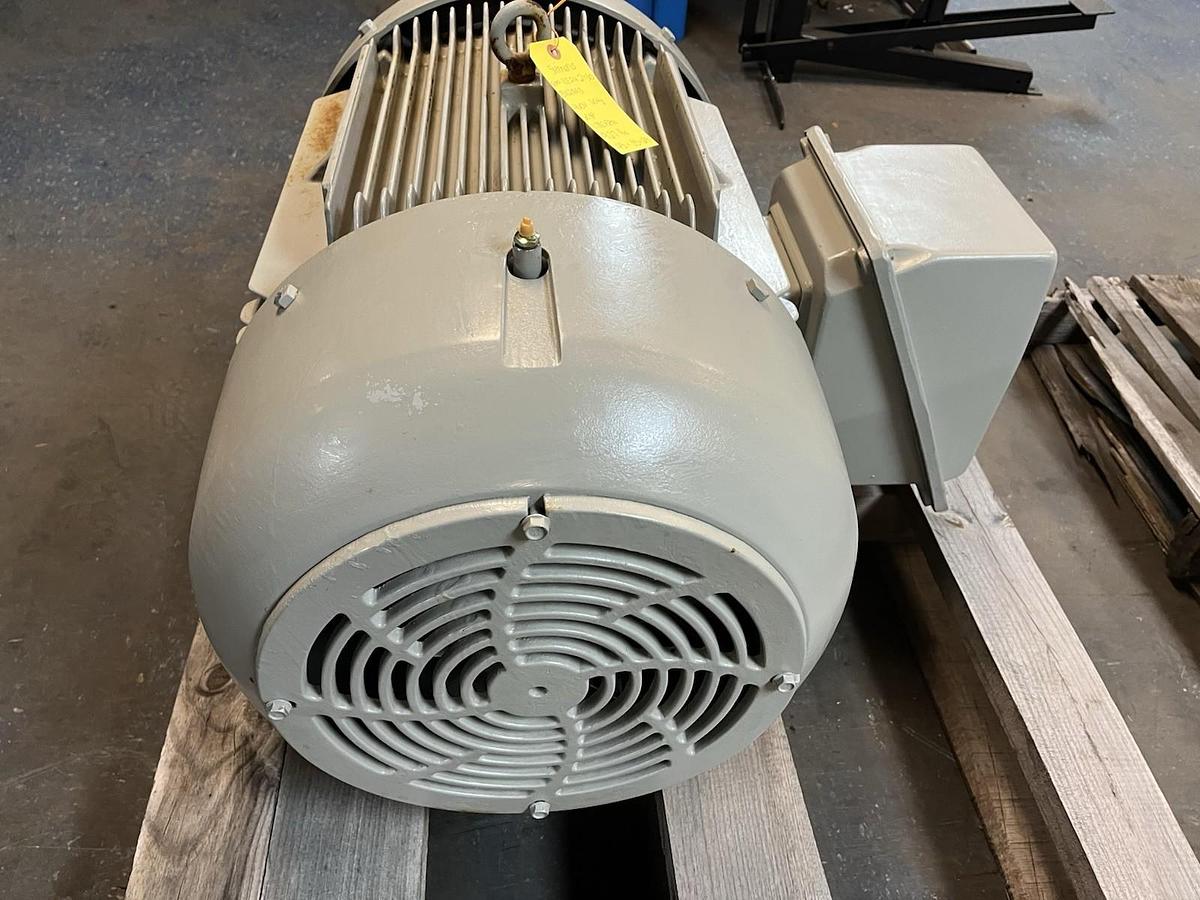 SIEMENS,1LE242130B112AA3,MOTOR SD100-1EEE 60HP 1780RPM 3PH 364TS