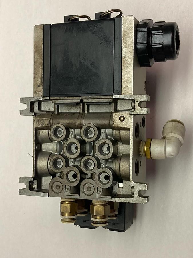 Used SMC,VFS2200-5FZ,Valve Block 0.1~1.0MPa