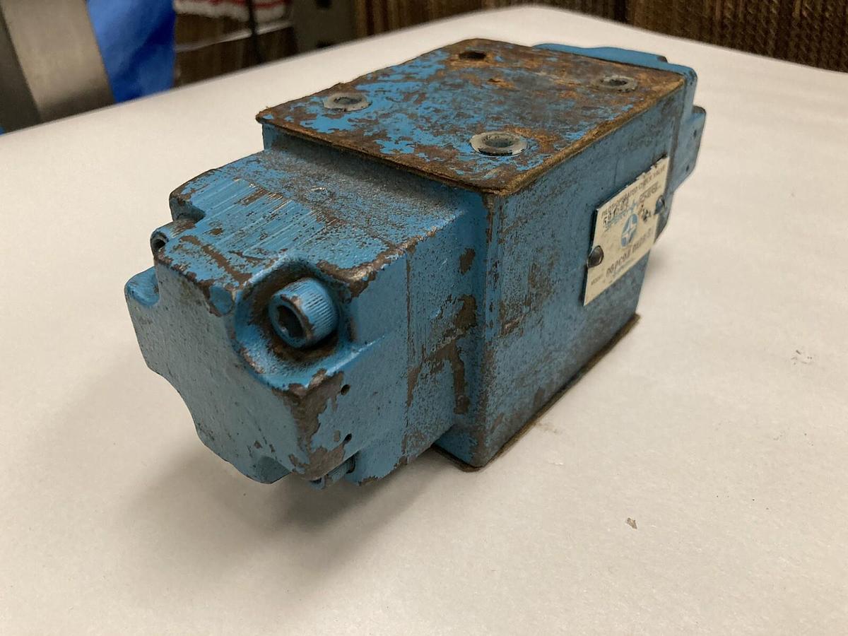 Used Sperry Vickers,DGPC01 DADB 51,Pilot Operated Check Valve