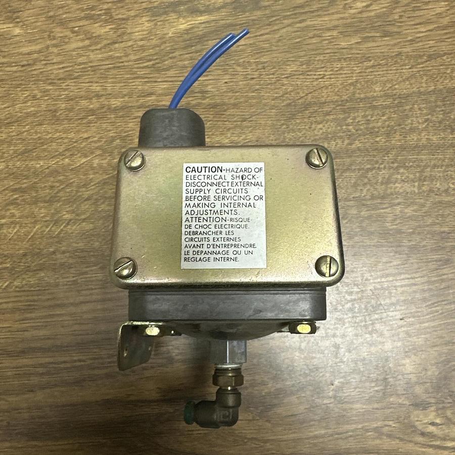 Used Barksdale,D1T-A80SS,PressureVacuum Switch