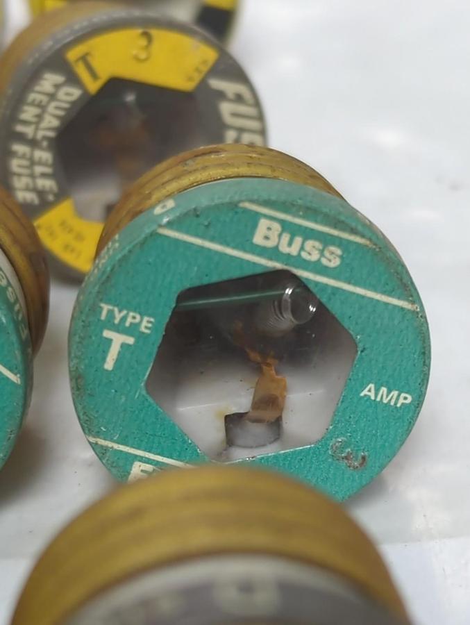 Used BUSSMANN,3 AMP,SCREW IN FUSE 3 AMP LOT OF 21 PRE-OWNED