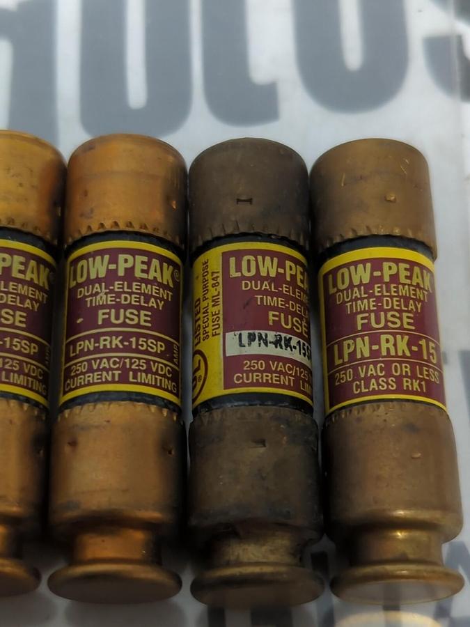 COOPER BUSSMANN,LPN-RK-15SP,LOW-PEAK 15 AMP FUSE LOT OF 9 NOS