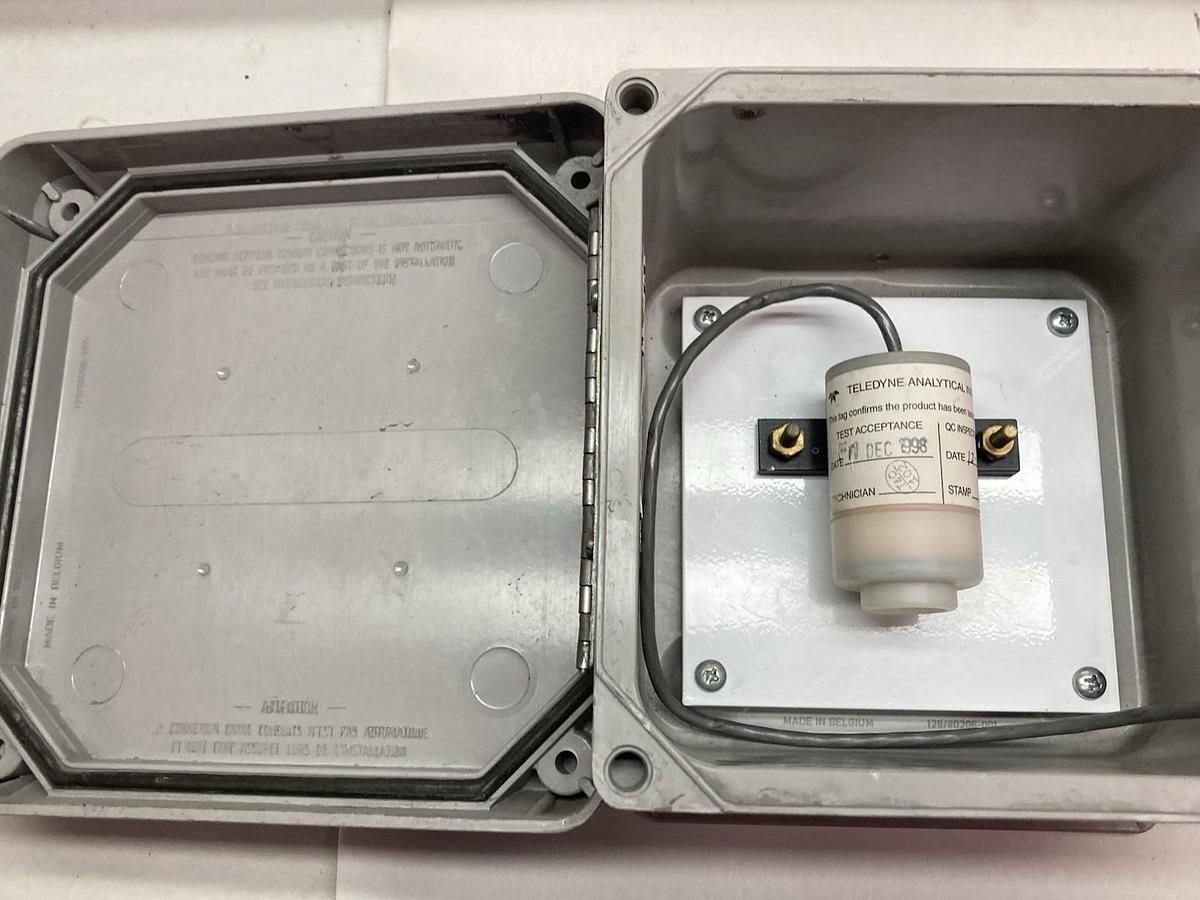 Used Hubbell,AU470121,Indoor Enclosure