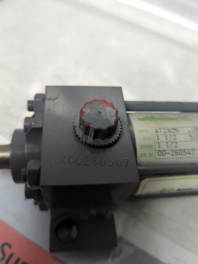 Used MILLER,A72B2N,PNEUMATIC CYLINDER 1-1/2 INCH BORE 1-1/2 INCH STROKE PRE-OWNED
