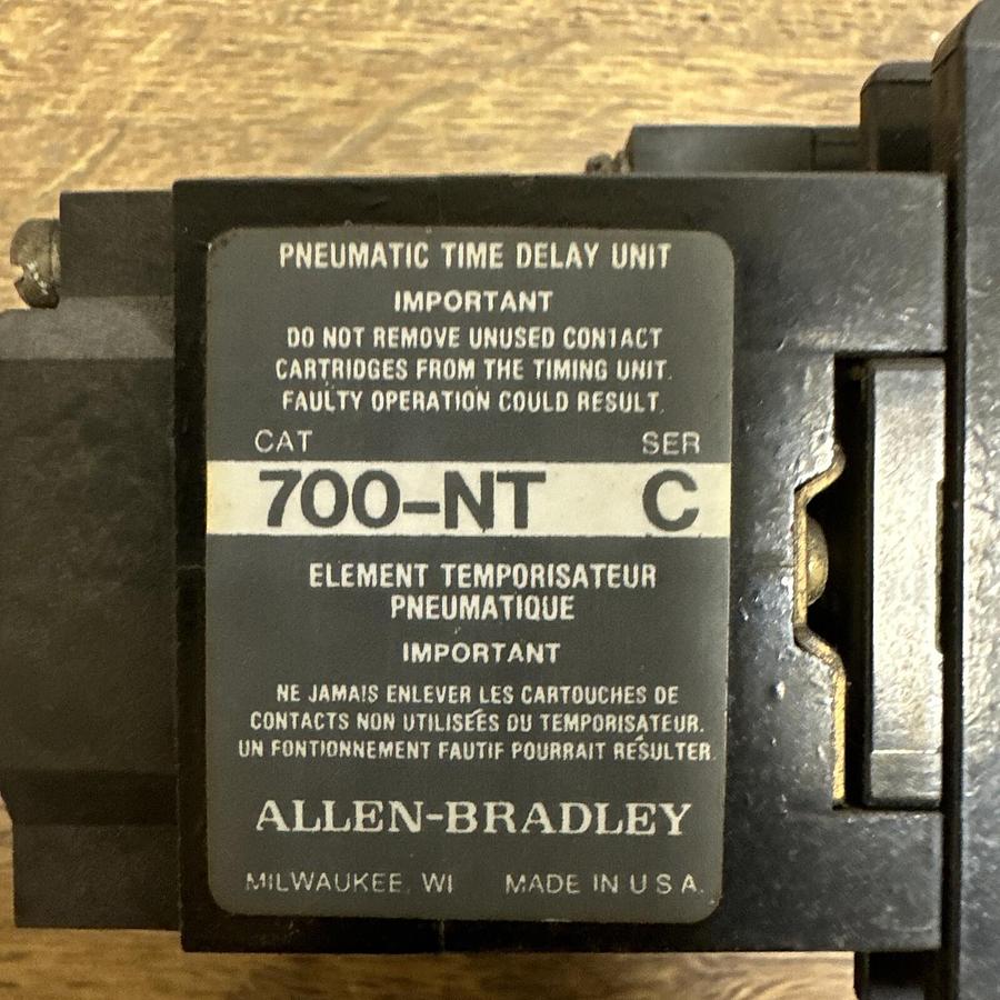 Used A-B,700-M400A1,Control Relay w700NT Time Delay Unit