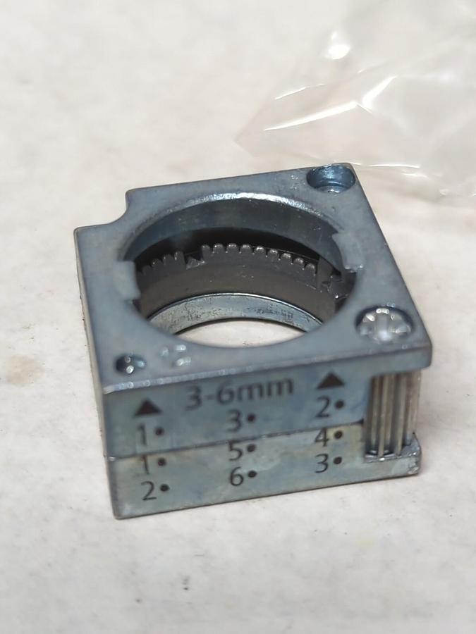 SIEMENS,3SB3 500-4BD01,2-POSITION KEY OPERATED SWITCH NOS