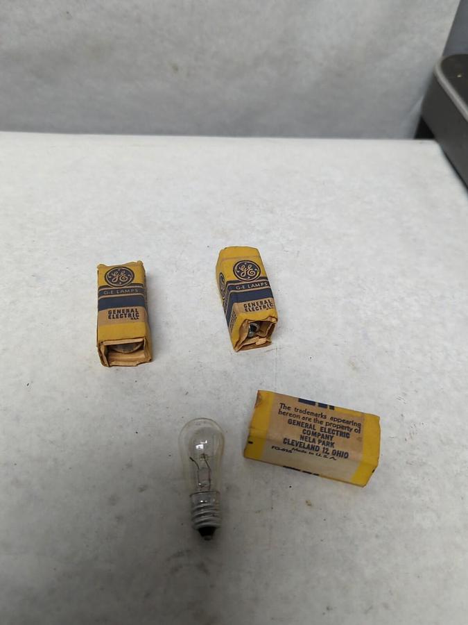 GENERAL ELECTRIC,FG-616,SCREW IN BASE LAMP LOT OF 3 NOS