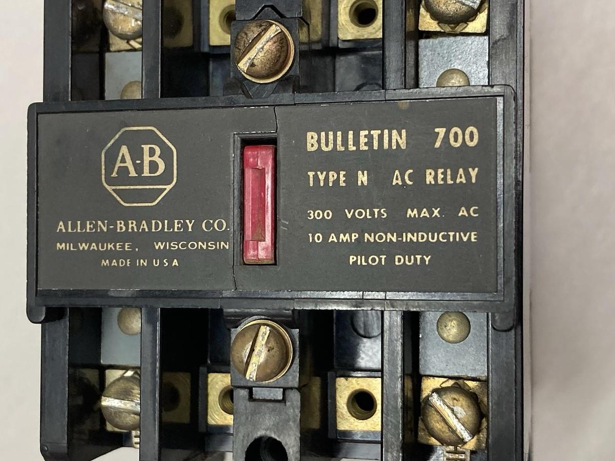 Used Allen Bradley,700-N200A1,AC Relay Ser B Bulletin 700 Type N 120V Coil