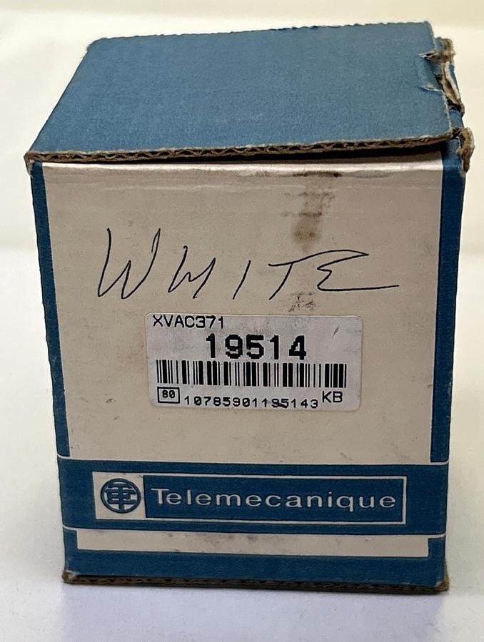 TELEMECANIQUE,XVAC371,CLEAR WHITE STACK LIGHT NOS