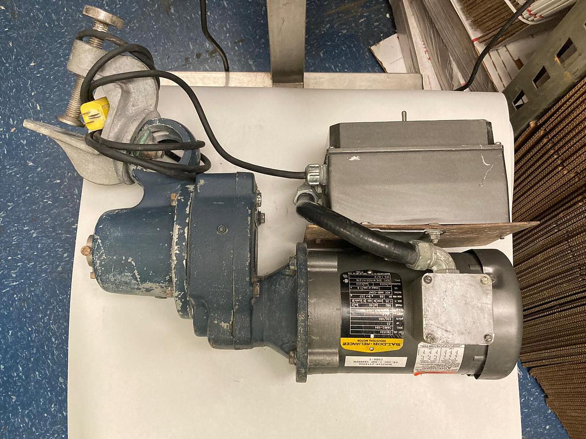 Used Unbranded,FX2-05-R5-140TC,3-Phase Mixer 0.33Hp Converted 110V by Genesis Hybrid