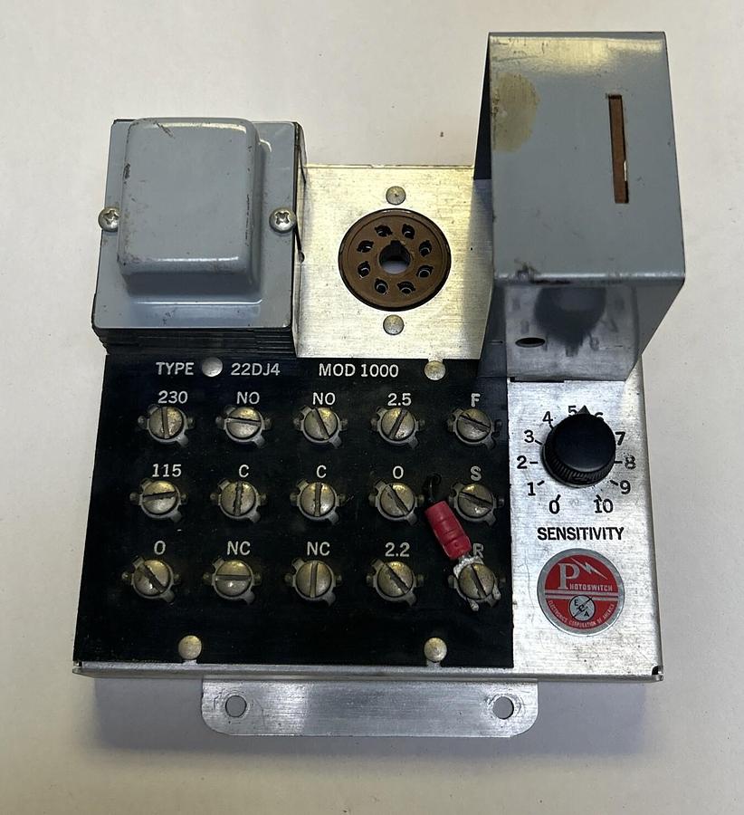 Used PHOTOSWITCH,22DJ41000,CONTROL BOARD