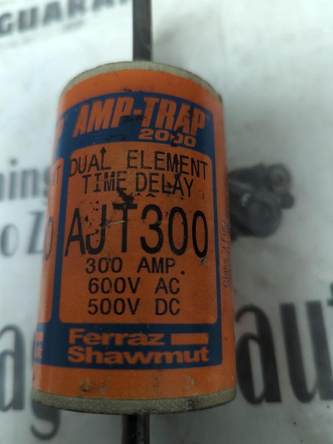 FERRAZ SHAWMUT,JT300,DUAL ELEMENT TIME DELAY AMP TRAP FUSE NOS