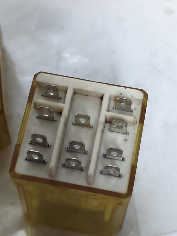 Used IDEC,RR3B-UL,RELAY 10 AMP LOT OF 4 PRE-OWNED
