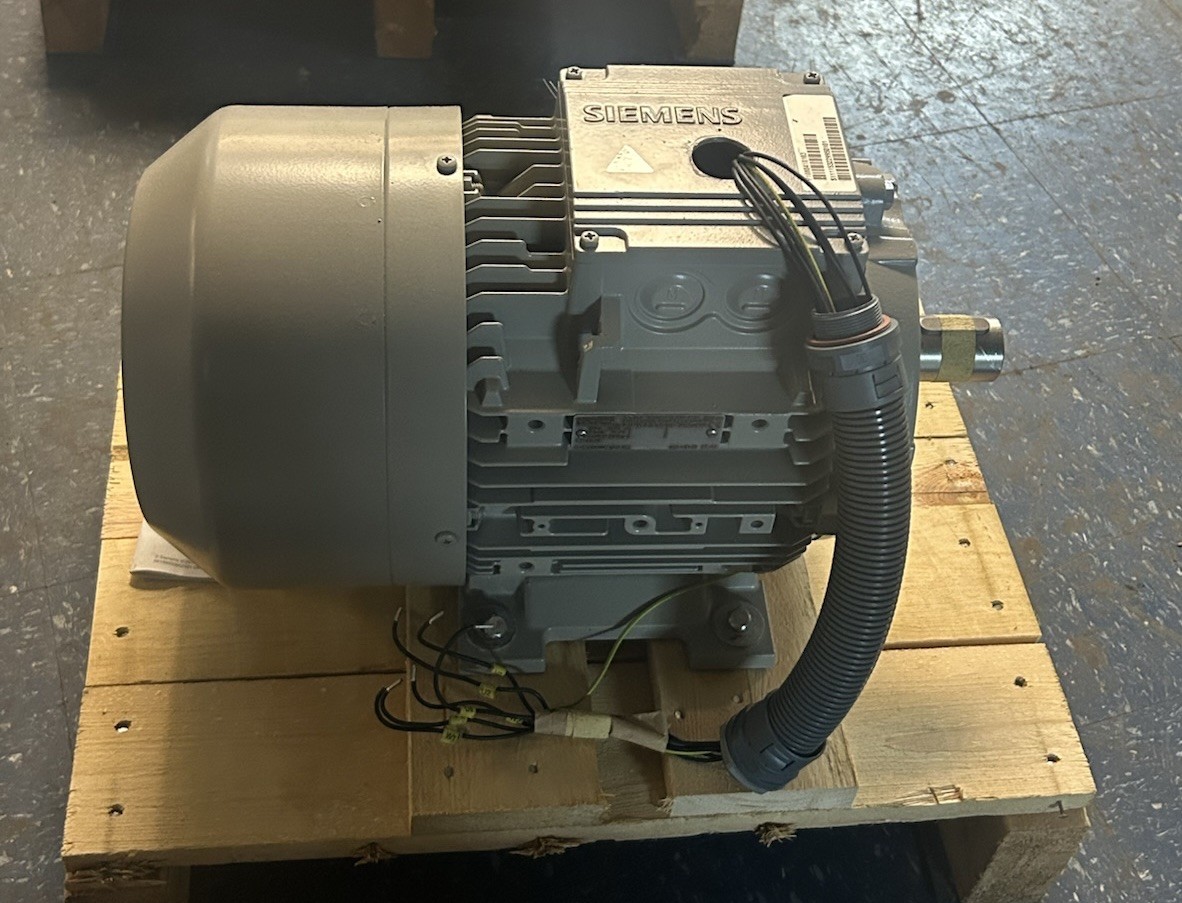 SIEMENS,1LA9131-2LA90-ZT21,MOTOR 7.5KW 360V 2940RPM 3PH 132S FRAME