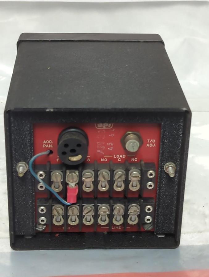 Used API,428-864R6,CENTIGRADE TEMP-TENDER METER 0-150/0-300 PRE-OWNED