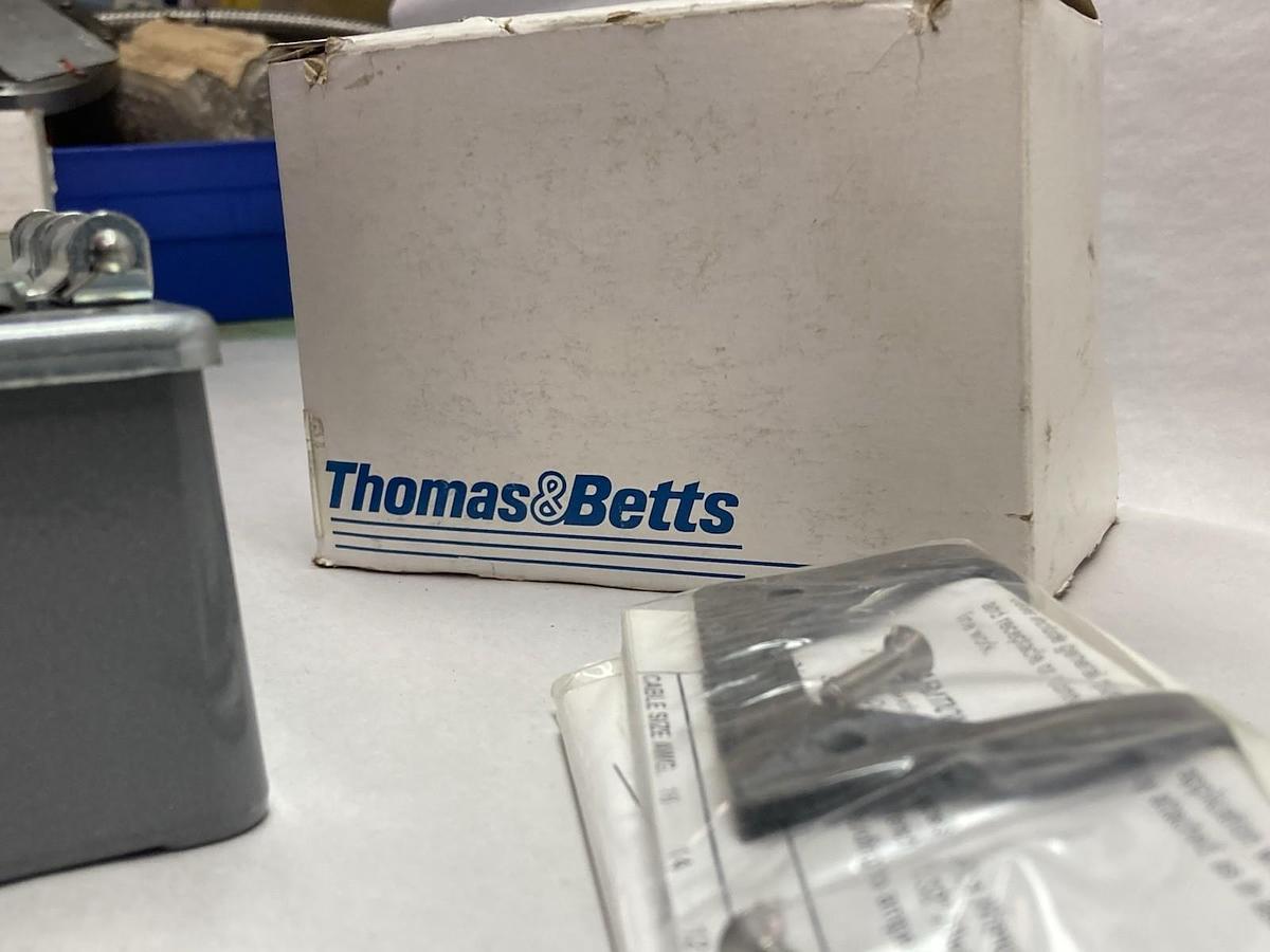 Thomas & Betts ABB,8774,Receptacle