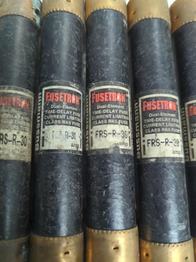 Used COOPER BUSSMANN,FRS-R-30,FUSETRON 30 AMP FUSE LOT OF 8 PRE-OWNED