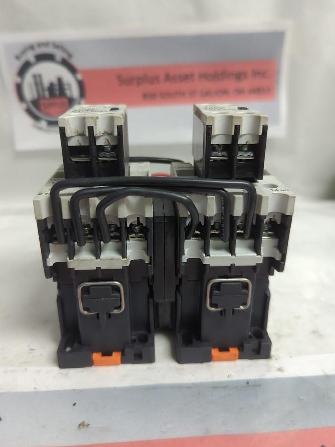 Used IDEC,YC1U-11,DOUBLE CONTACTOR WITH YC9Z-CUA202 PRE-OWNED