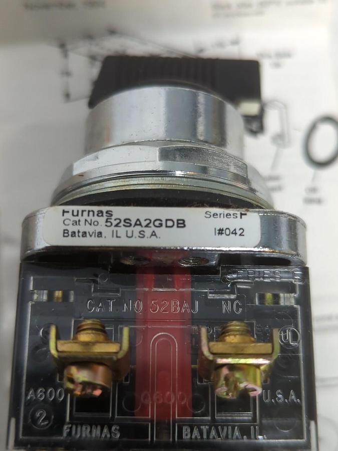 FURNAS,52SA2GDBJ2K1,3-POSITION SELECTOR OPERATOR WHITE NEMA 4/12 NOS