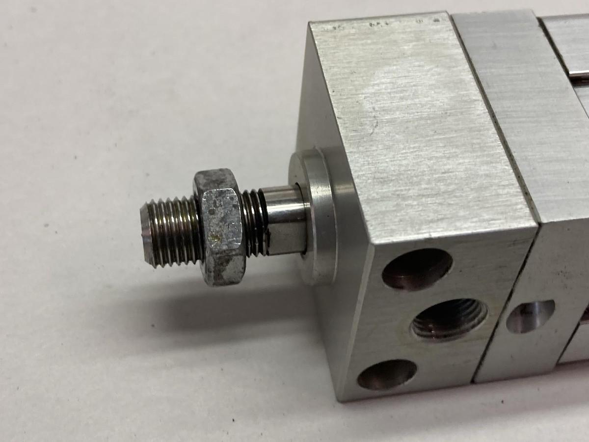 Used Numatics,SF-540387-1,Pneumatic Cylinder 1-1/8 5.250