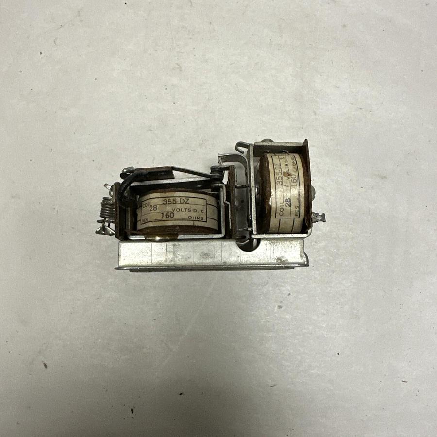 Used Leach Relay,2417,Electromagnetic Relay 28V 160 Ohm (G114)